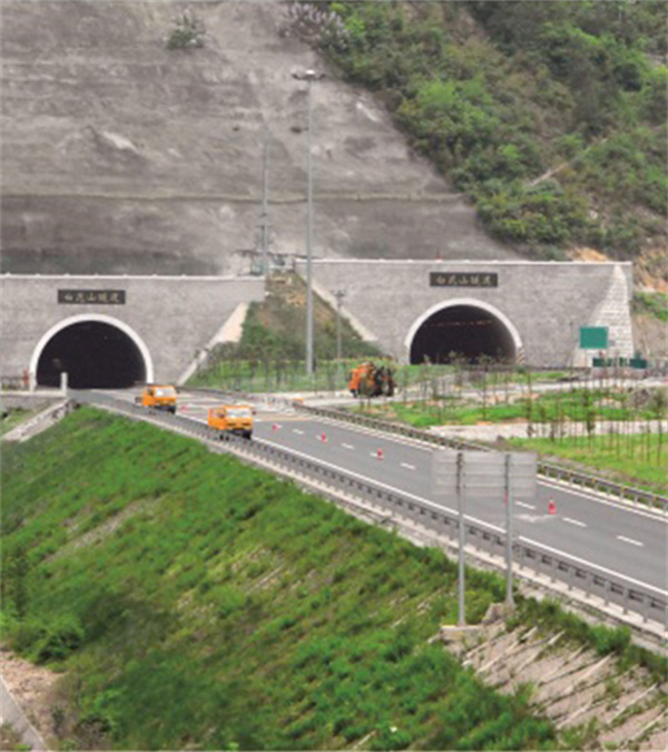 广东东莞虎门大桥引桥工程白花山隧道