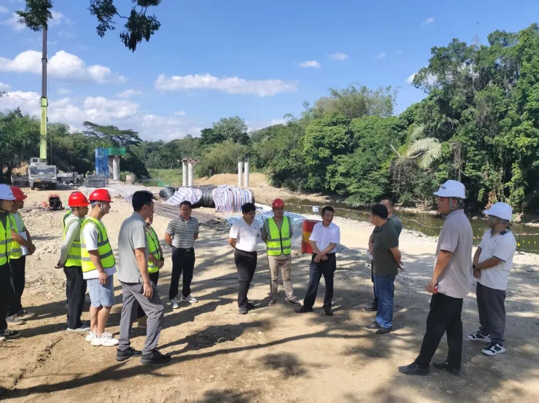 海南省人大领导莅临江西省路桥隧道工程有限公司琼中县罗天一桥项目调研指导 强调安全生产与民生保障         江西省路桥隧道工程有限公司     2026年6月25日 09:31 江西   1人           在小说阅读器读本章    去阅读        在小说阅读器中沉浸阅读